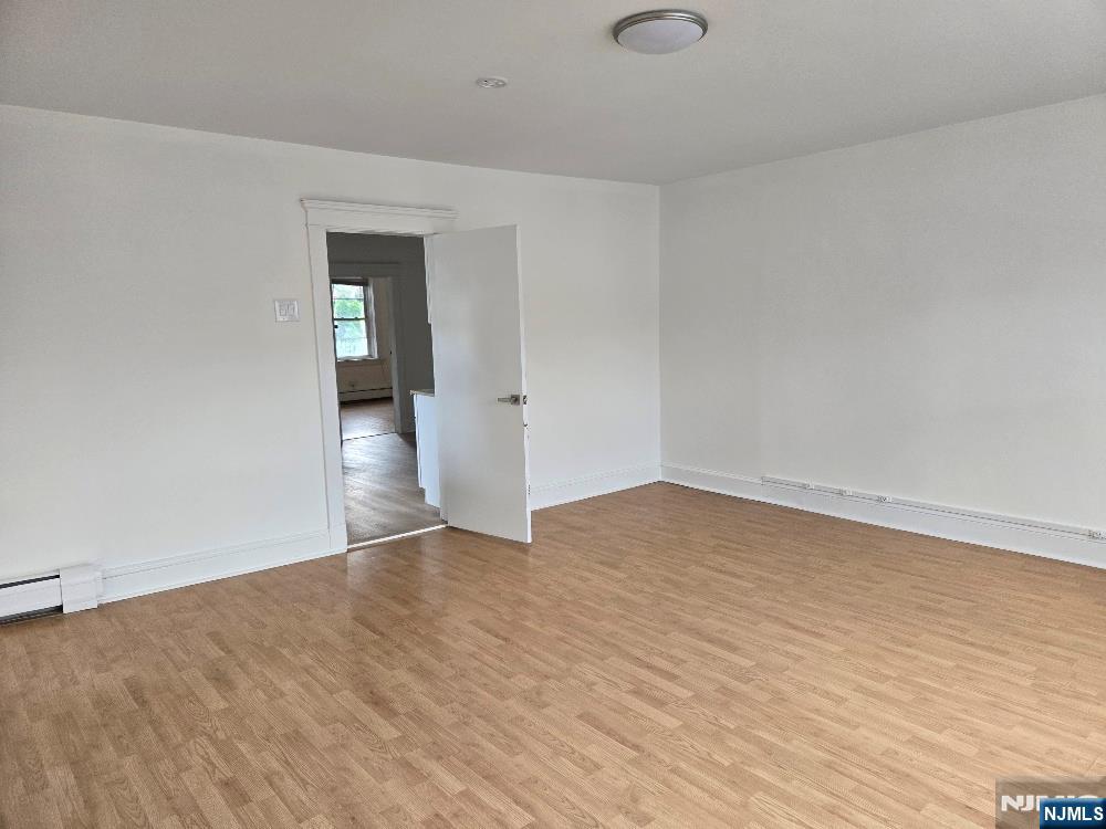 502 Broad Avenue Ridgefield, NJ 07657 - Photo 6 of 9