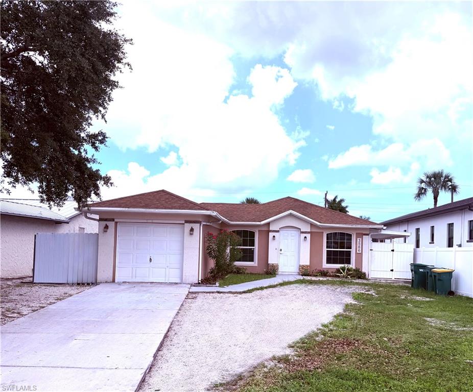 3586 Seagrape Avenue Naples, FL 34104 - Photo 2 of 44