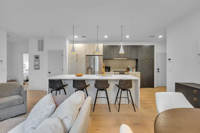 $814,900 | 5245 Washington Street, Unit 5, Boston, MA 02132