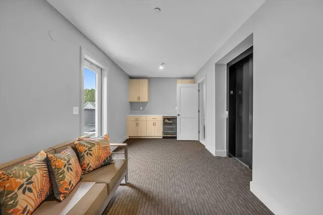 $814,900 | 5245 Washington Street, Unit 5, Boston, MA 02132