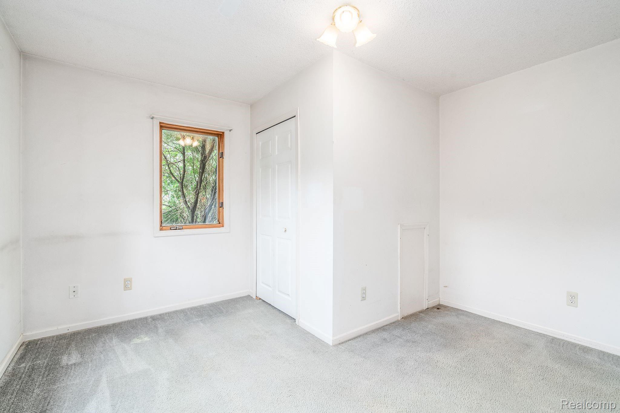 46376 Hull Road Belleville, MI 48111 - Photo 19 of 42 46376 Hull Rd-9515.jpg