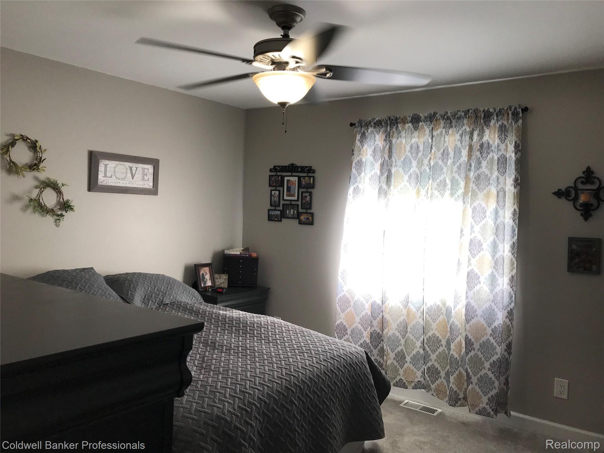 1405 North Long Lake Road Fenton, MI 48430 - Photo 12 of 34 IMG_4578.JPG