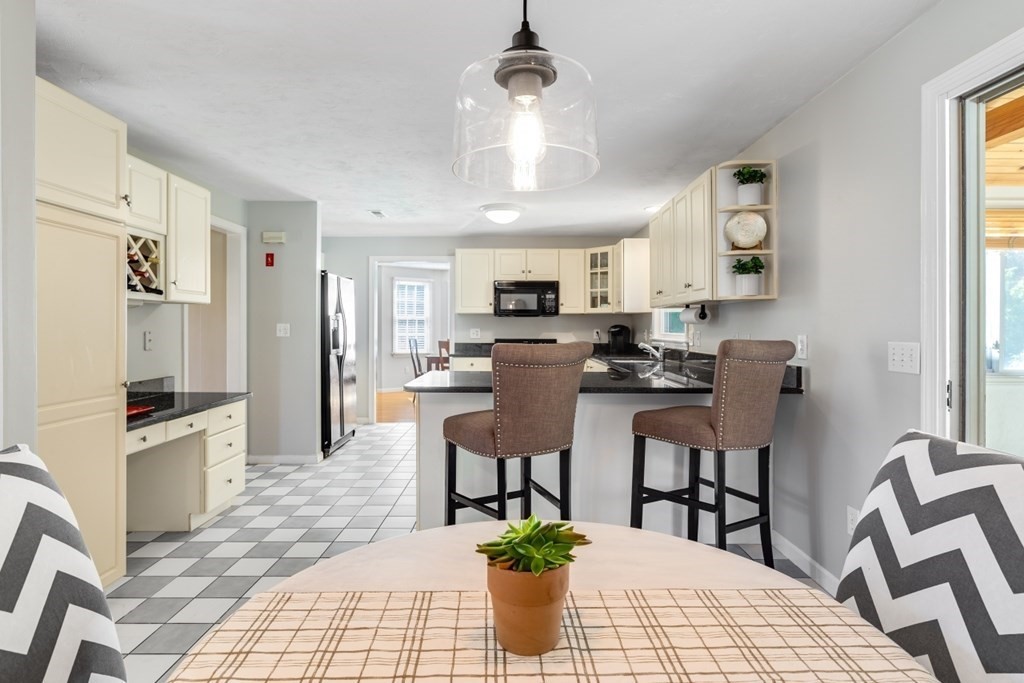 14 Fox Run Road Medway, MA 02053 - Photo 7 of 42 Gallery Image 7