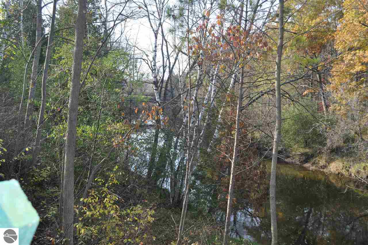 6811 Riverside Drive Mount Pleasant, MI 48858 - Photo 32 of 35 1777930-31.JPG