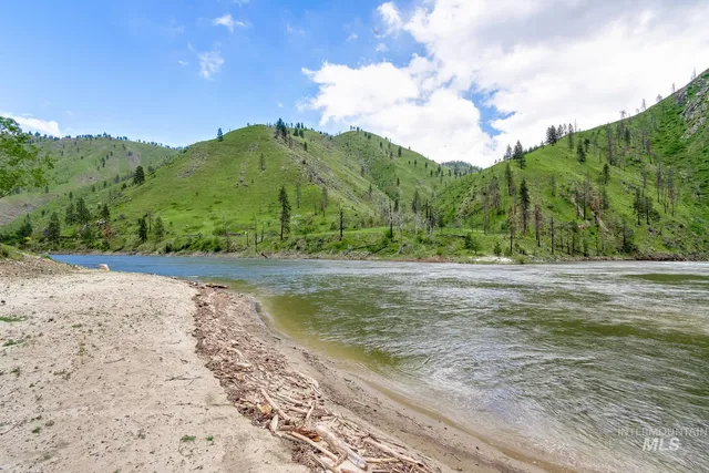 $3,925,000 | 1590 Salmon River Road, Riggins, ID 83549