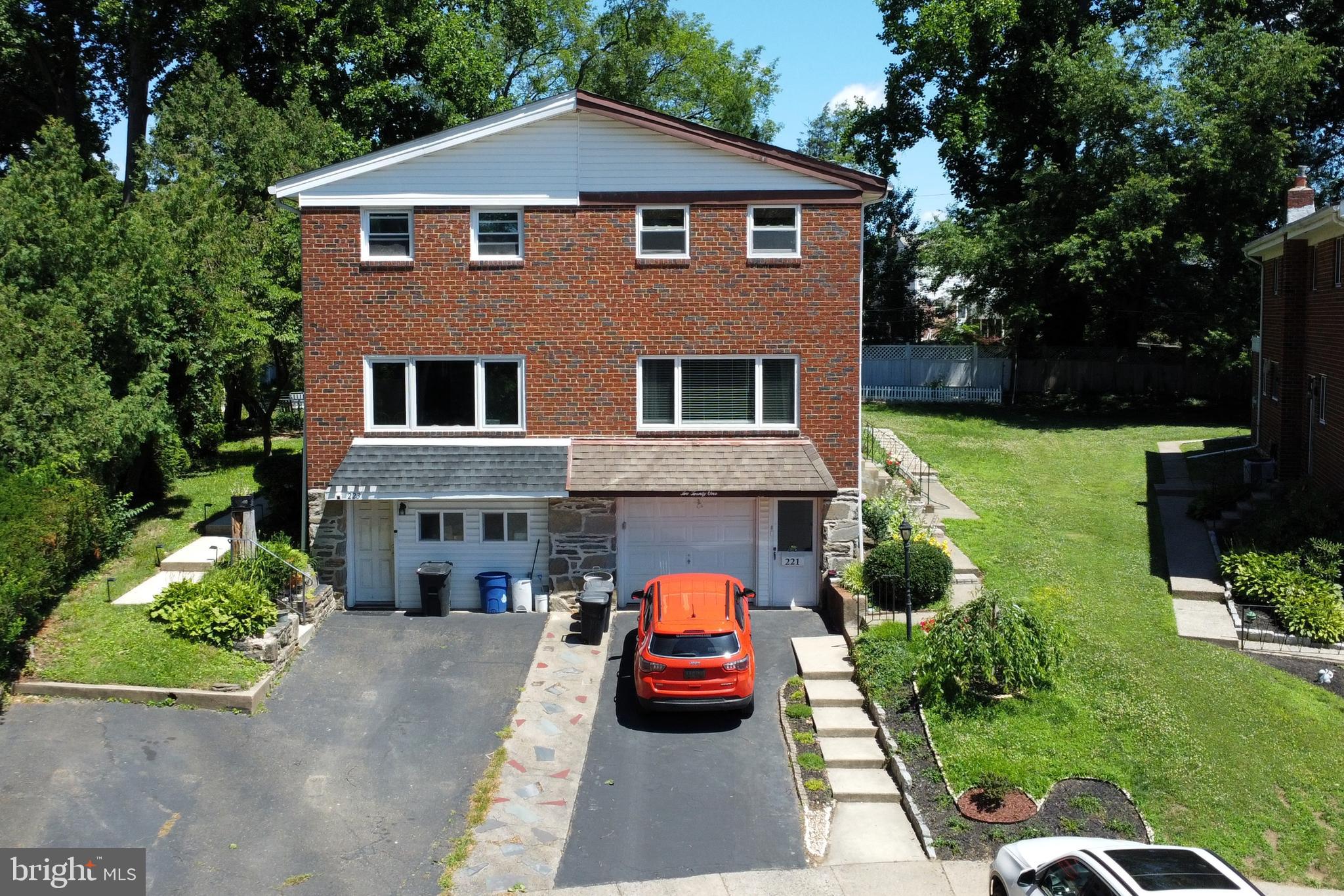221 Juniper Road Havertown, PA 19083 - Photo 3 of 5