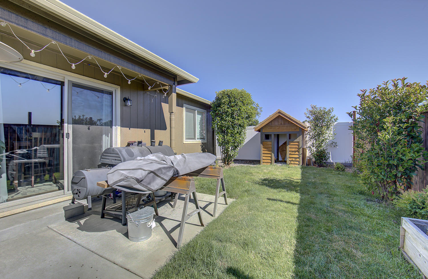 124 Dianne Way Eagle Point, OR 97524 - Photo 23 of 26 Back Yard 1