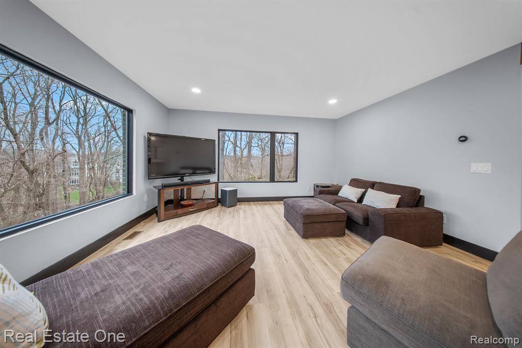 777 Brantford Road Rochester, MI 48306 - Photo 5 of 21
