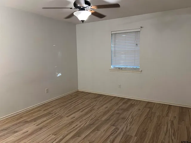 $1,050 | 912 A Sycamore Street, Mineola, TX 75773