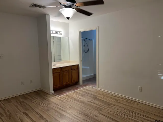 $1,050 | 912 A Sycamore Street, Mineola, TX 75773