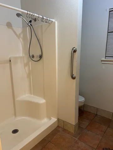 $1,050 | 912 A Sycamore Street, Mineola, TX 75773