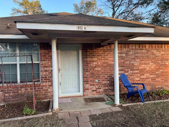 $1,050 | 912 A Sycamore Street, Mineola, TX 75773