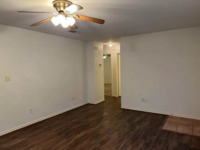 $1,050 | 912 A Sycamore Street, Mineola, TX 75773