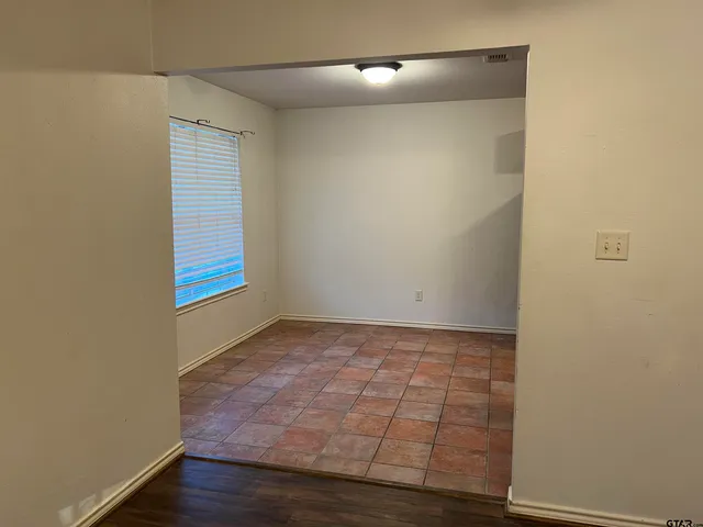 $1,050 | 912 A Sycamore Street, Mineola, TX 75773