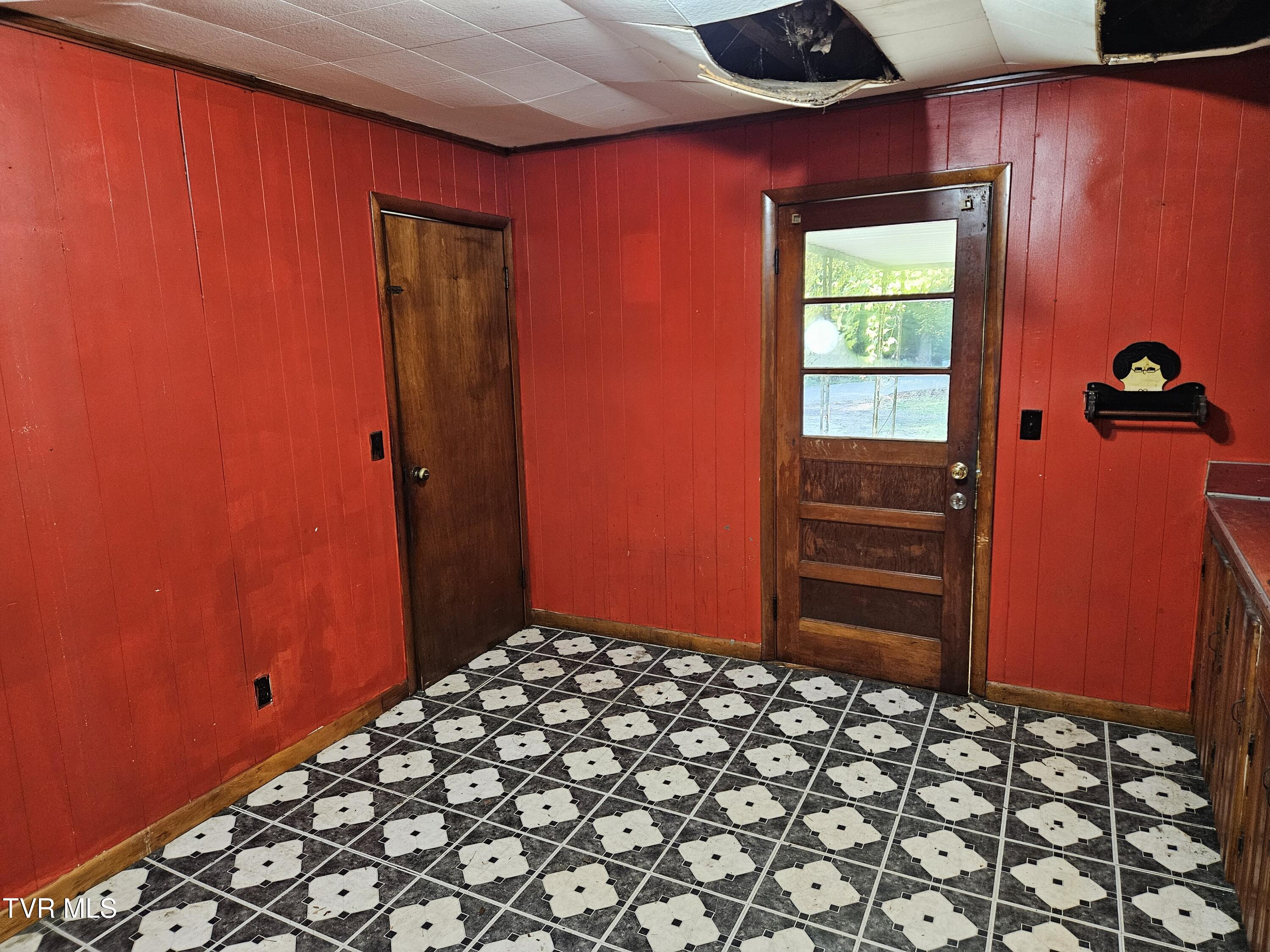 3613 Honey Branch Road St. Paul, VA 24283 - Photo 7 of 20 20251003_095205