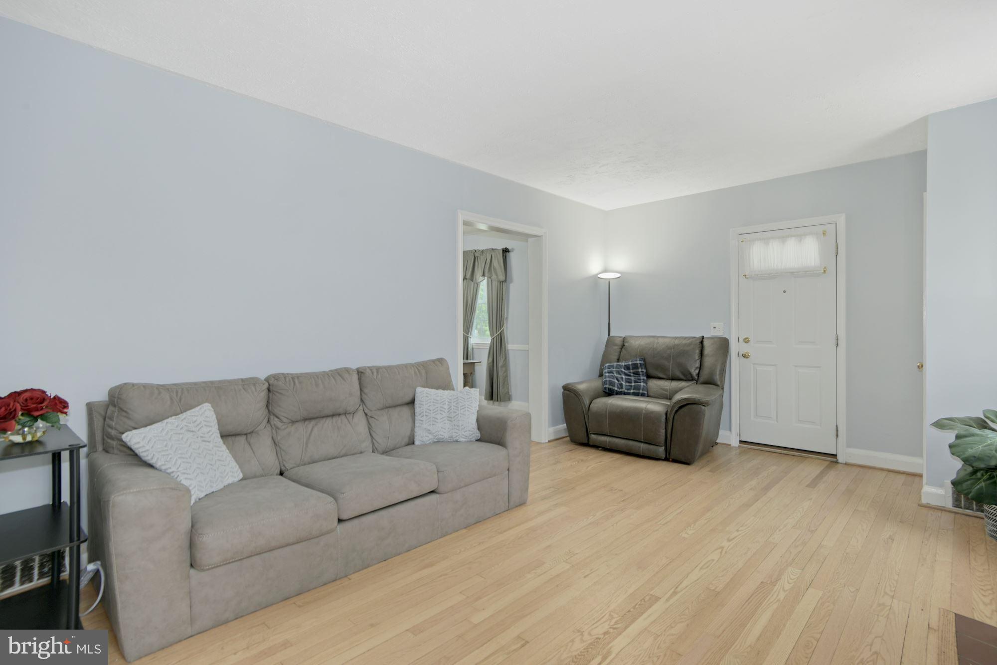 3012 Dunmurry Road Dundalk, MD 21222 - Photo 7 of 26 SPACIOUS LIVING ROOM