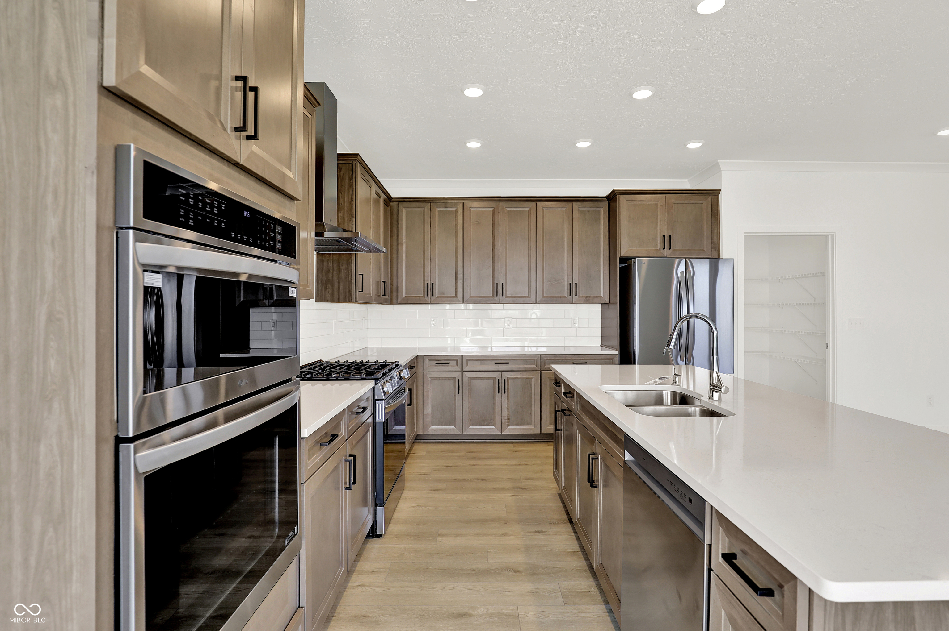 5126 Nettleton Way Avon, IN 46123 - Photo 23 of 57