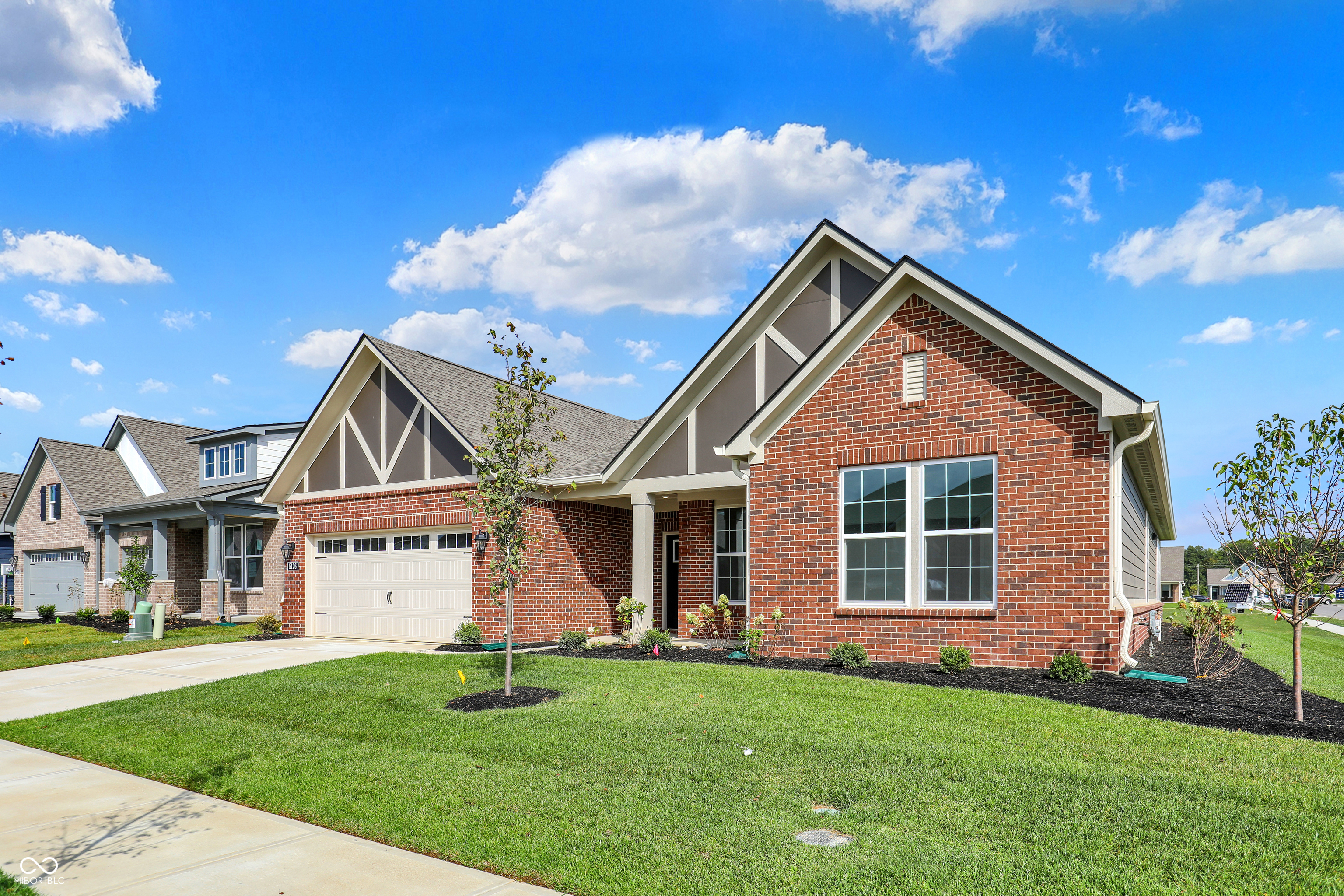 5126 Nettleton Way Avon, IN 46123 - Photo 4 of 57