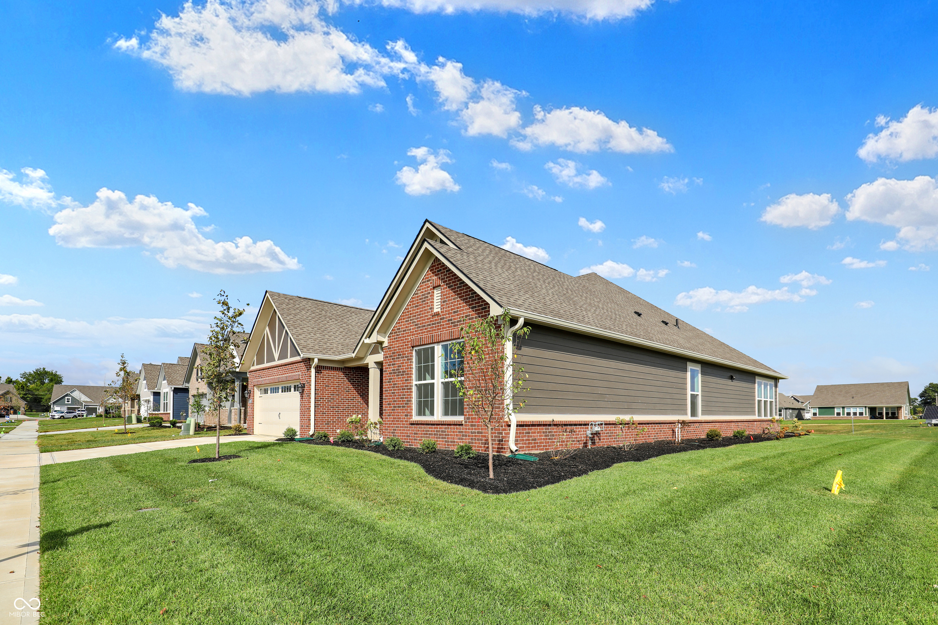 5126 Nettleton Way Avon, IN 46123 - Photo 5 of 57