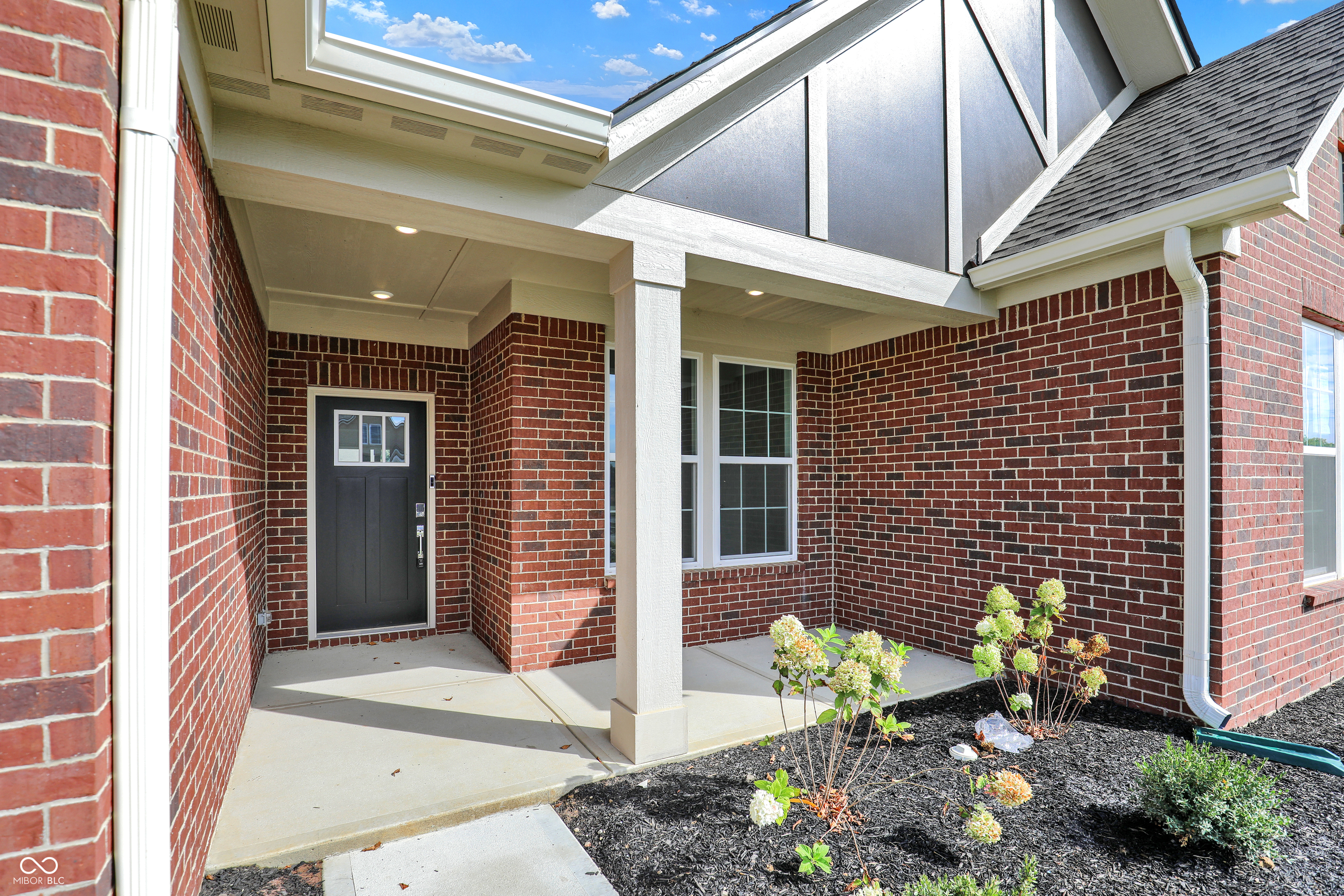 5126 Nettleton Way Avon, IN 46123 - Photo 6 of 57