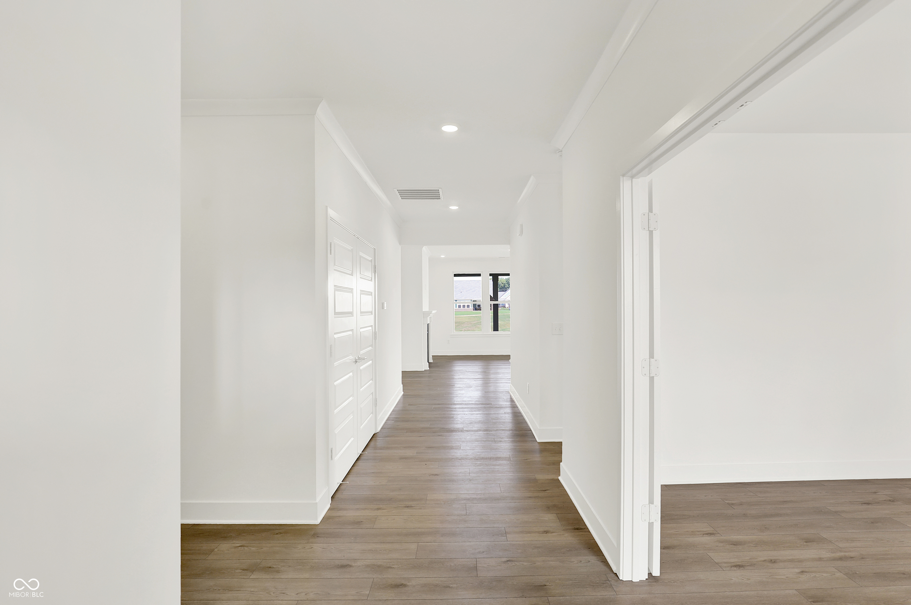 5126 Nettleton Way Avon, IN 46123 - Photo 8 of 57