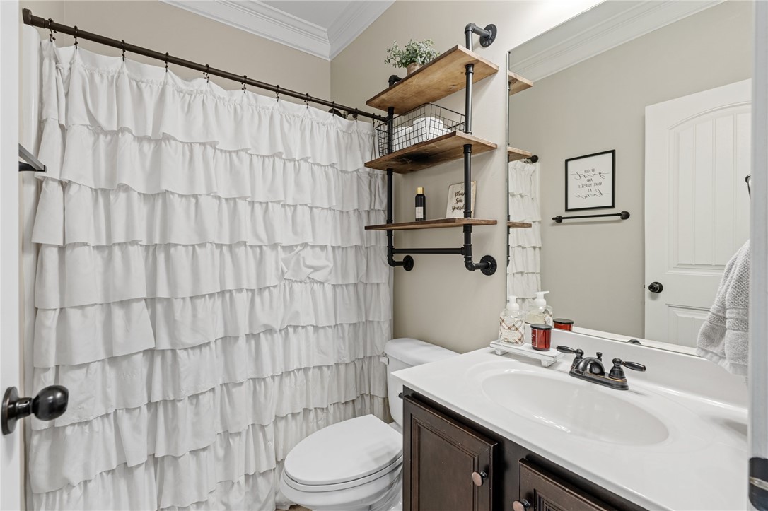 4 Old American Boulevard Pendleton, SC 29670 - Photo 21 of 42 1st floor full 4 piece bath