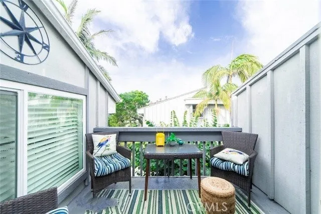 $545,000 | 17092 Pacific Coast Highway, Unit 204, Huntington Beach, CA 92649