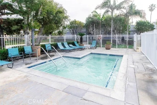 $545,000 | 17092 Pacific Coast Highway, Unit 204, Huntington Beach, CA 92649