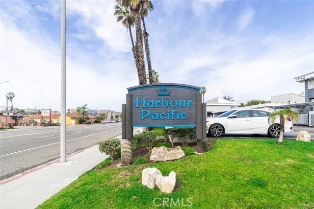 $545,000 | 17092 Pacific Coast Highway, Unit 204, Huntington Beach, CA 92649