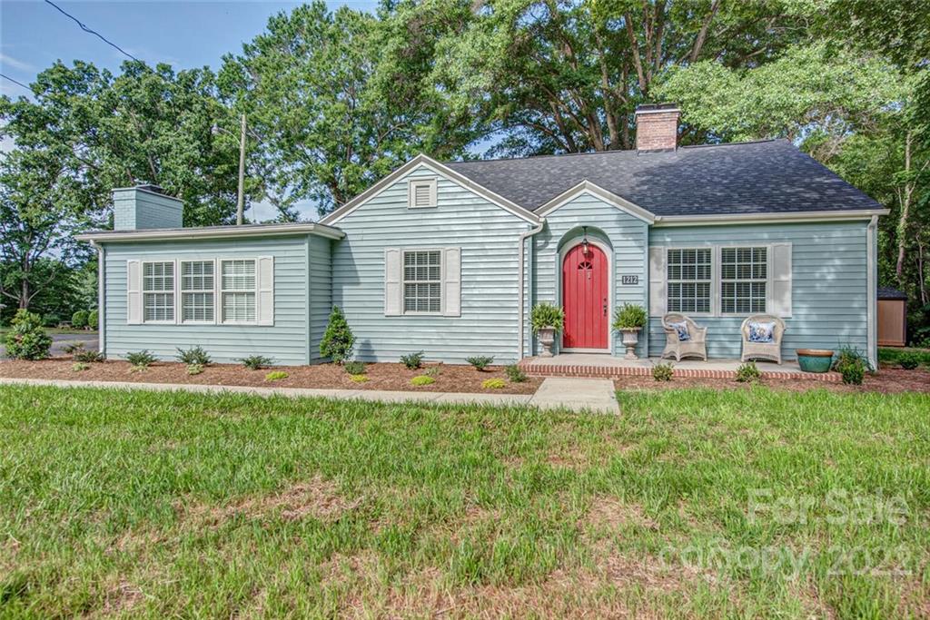 1212 South Point Road Belmont, NC 28012 - Photo 1 of 30 Gallery Image 1