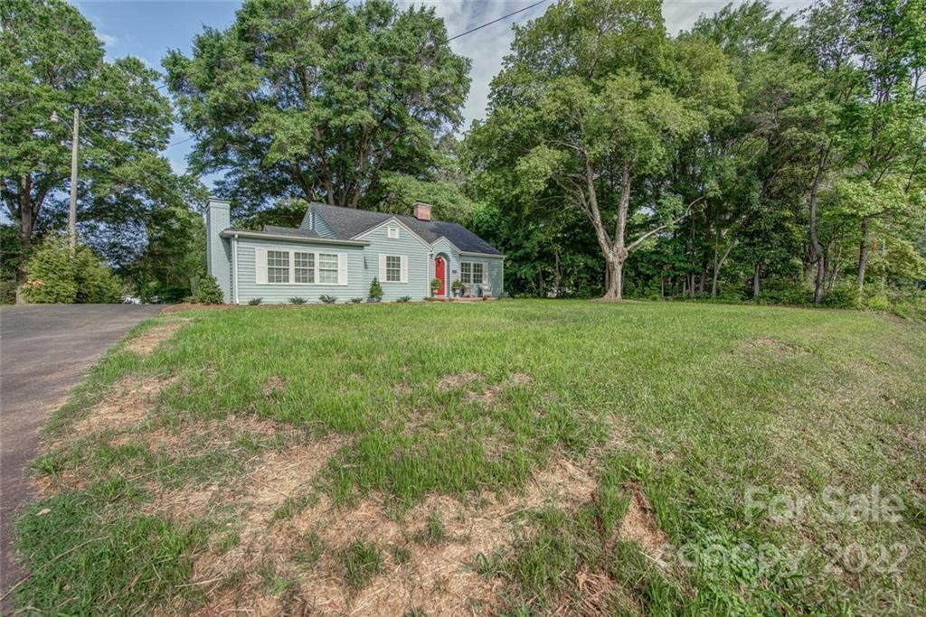 1212 South Point Road Belmont, NC 28012 - Photo 2 of 30 Gallery Image 2