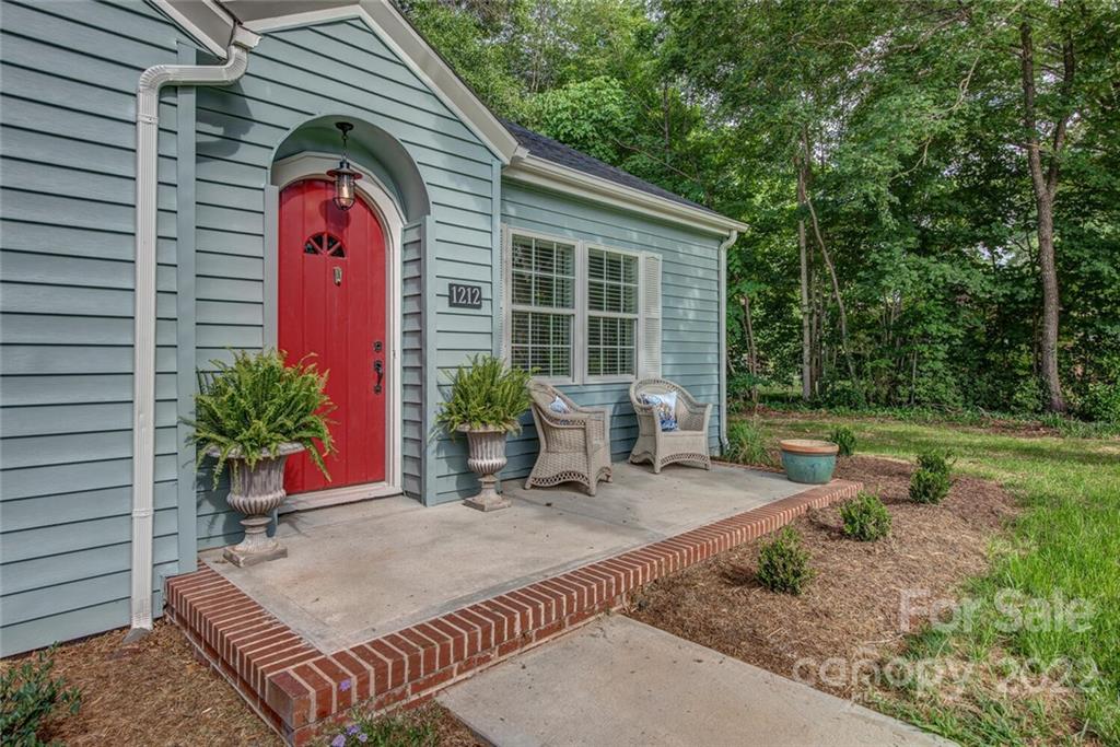 1212 South Point Road Belmont, NC 28012 - Photo 4 of 30 Gallery Image 4