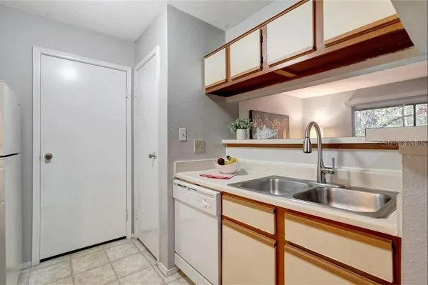 $1,600 | 1400 1400 Gandy Boulevard, Unit 1407, St. Petersburg, FL 33702