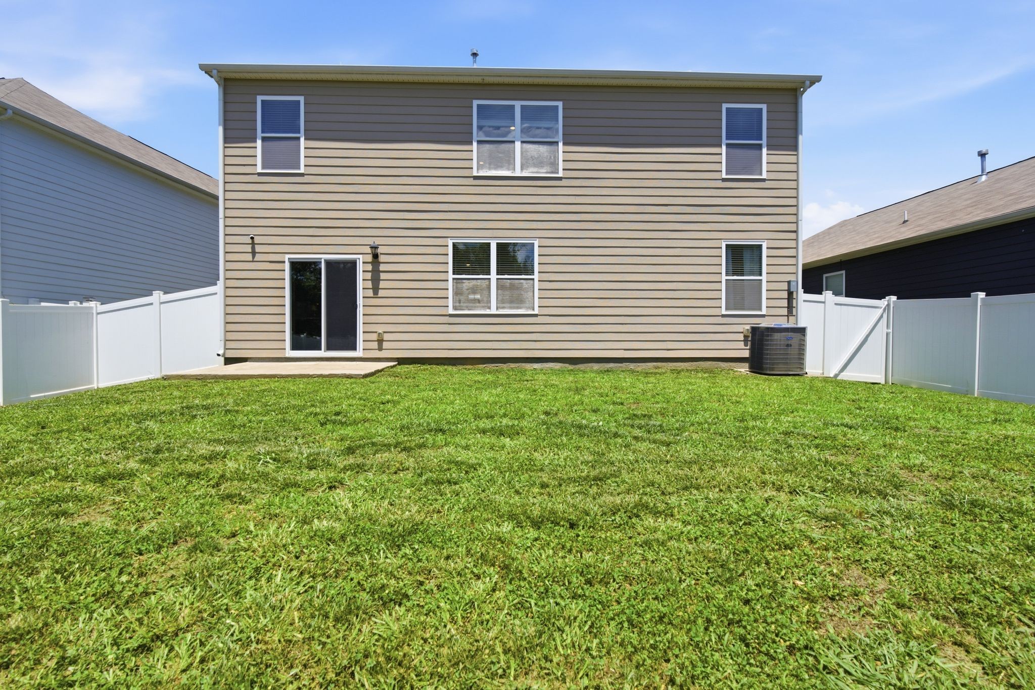 514 Ash Street Lebanon, TN 37087 - Photo 5 of 37 a house view with a garden space