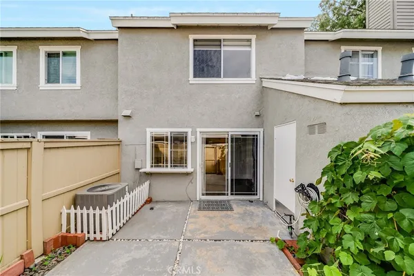 $3,480 | 16 Fox Hollow, Unit 60, Irvine, CA 92614