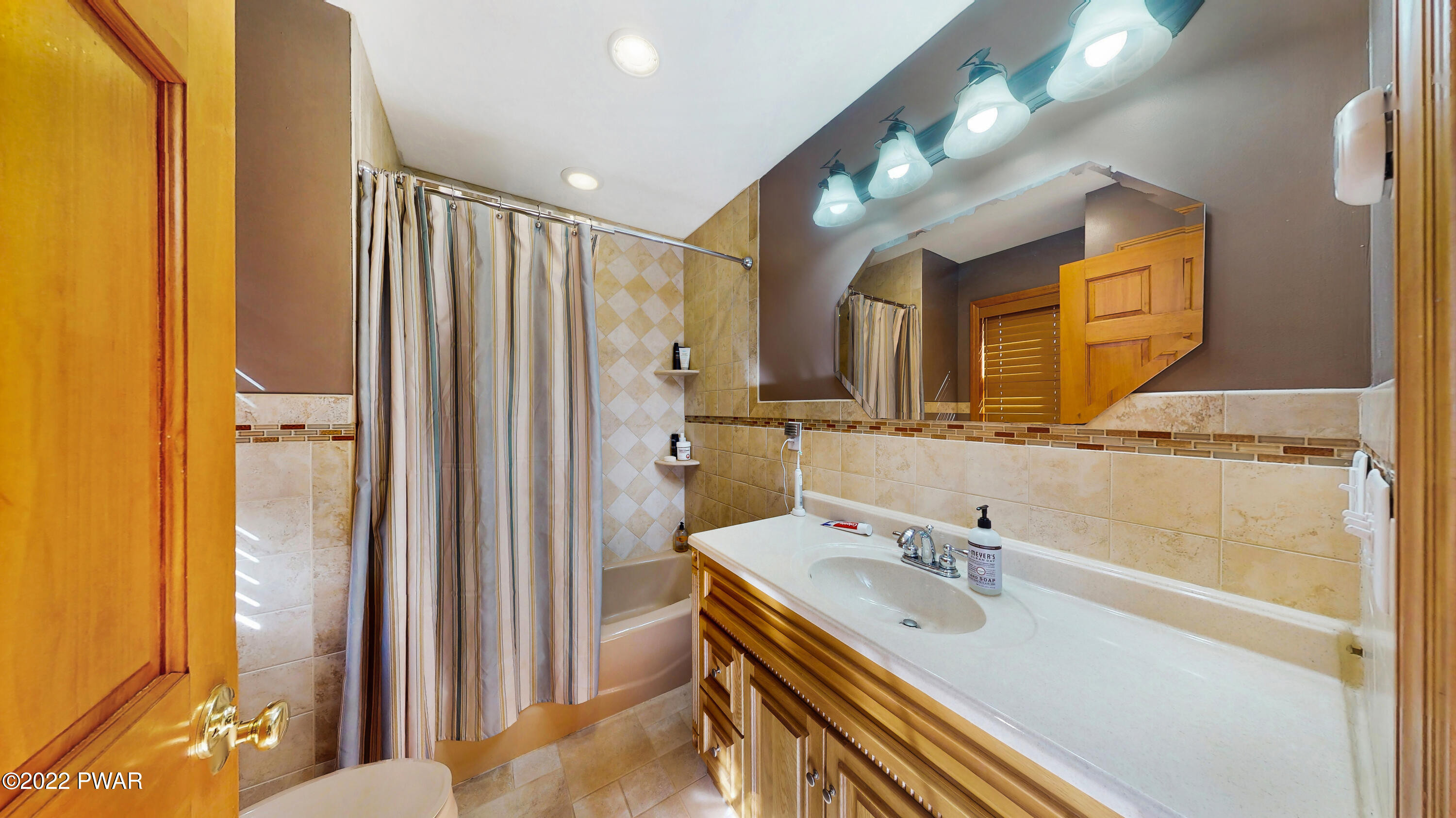 523 Maple Ridge Drive Hawley, PA 18428 - Photo 16 of 87
