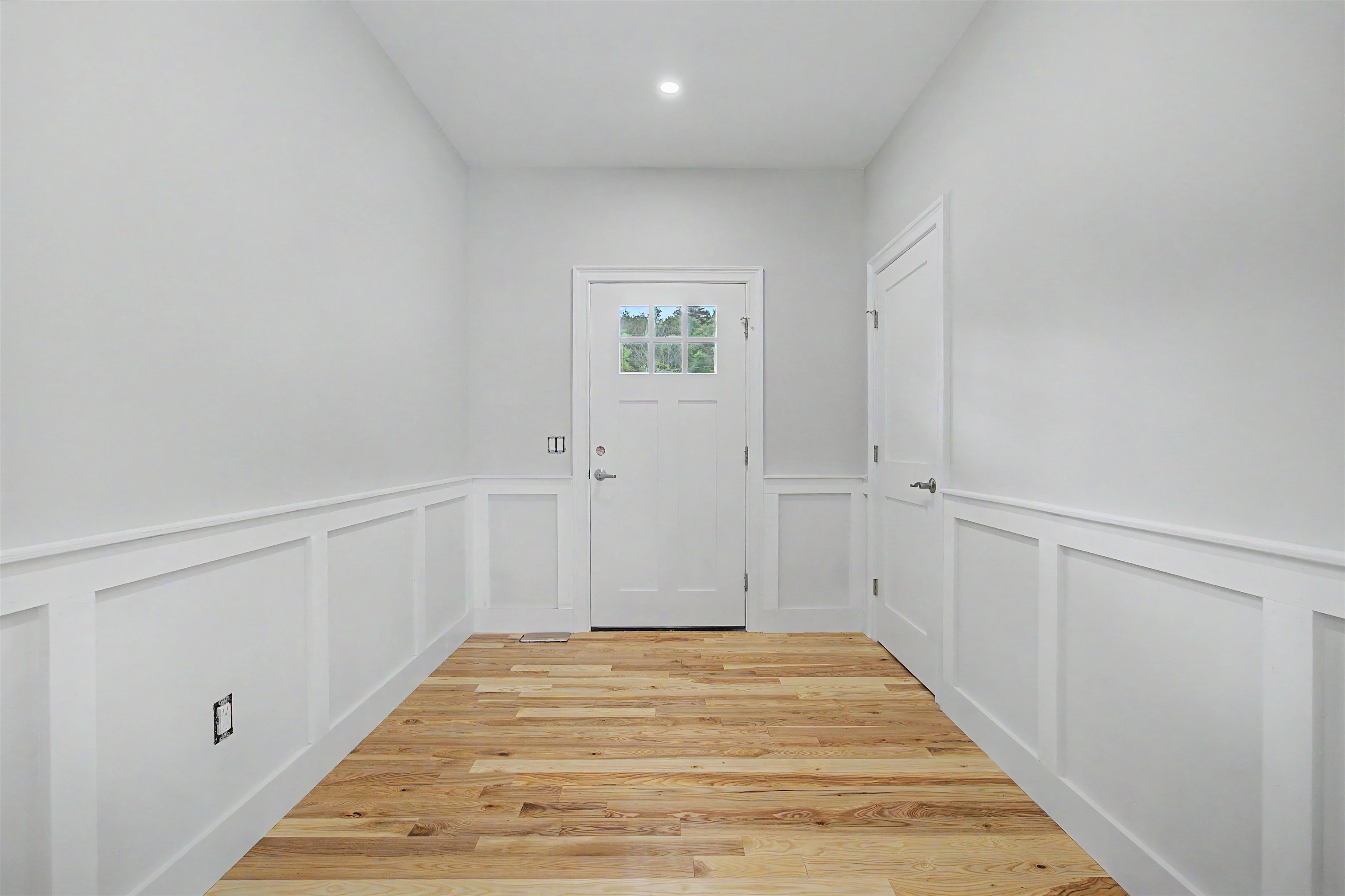 131 Merrimack Street Hooksett, NH 03106 - Photo 3 of 31