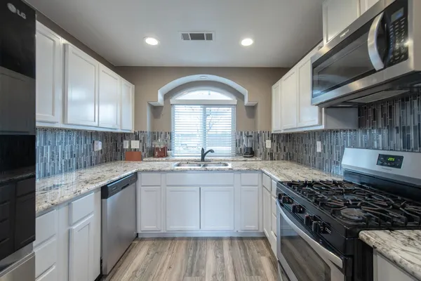 $495,000 | 338 North Filbert Avenue, Clovis, CA 93611