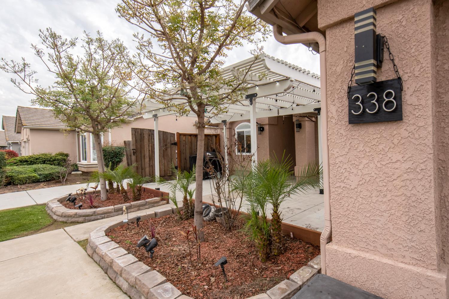 338 North Filbert Avenue Clovis, CA 93611 - Photo 3 of 33