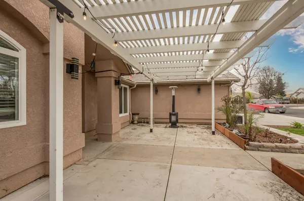 $495,000 | 338 North Filbert Avenue, Clovis, CA 93611