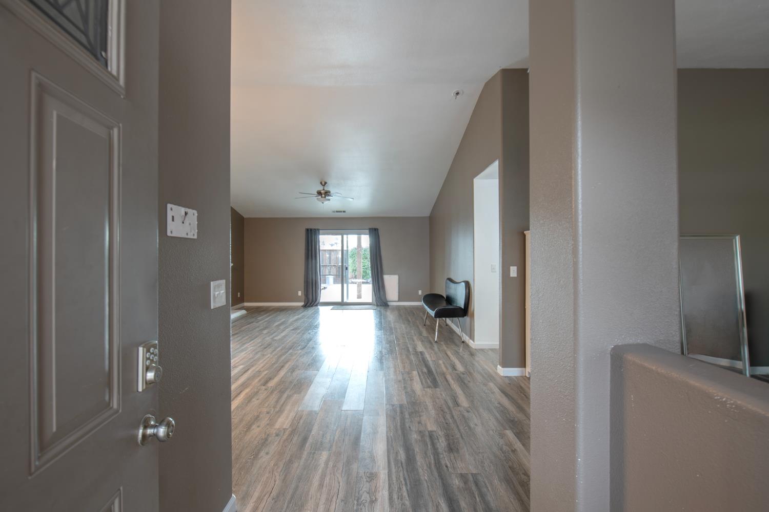 338 North Filbert Avenue Clovis, CA 93611 - Photo 8 of 33