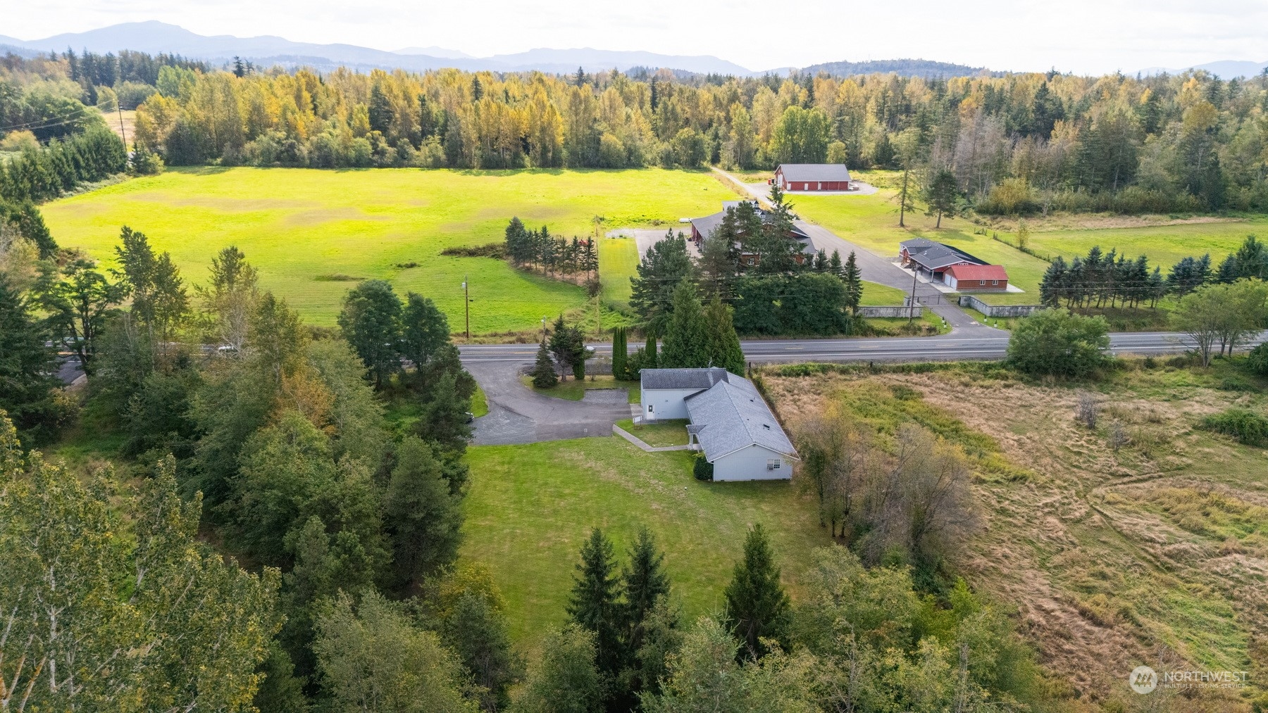 858 East Smith Road Bellingham, WA 98226 - Photo 4 of 40