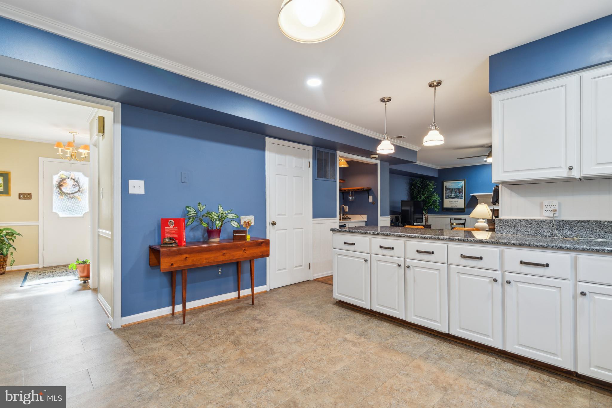9820 Rand Drive Burke, VA 22015 - Photo 6 of 29 Kitchen with Peninsula