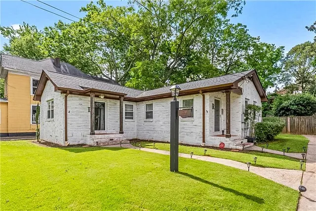 $1,800 | 1780 John Calvin Avenue, Unit L, Atlanta, GA 30337