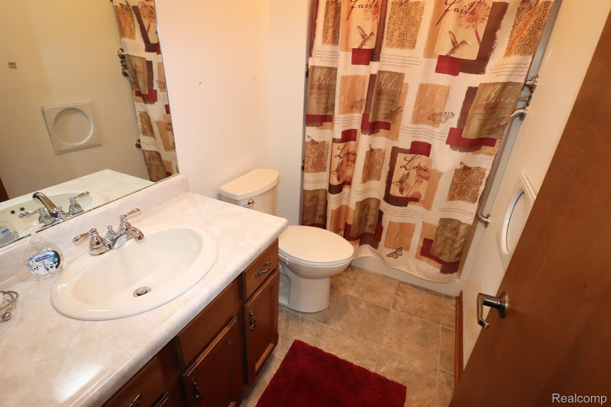 2019 Rendall Drive Jackson, MI 49201 - Photo 19 of 23 Lower Level Bath View