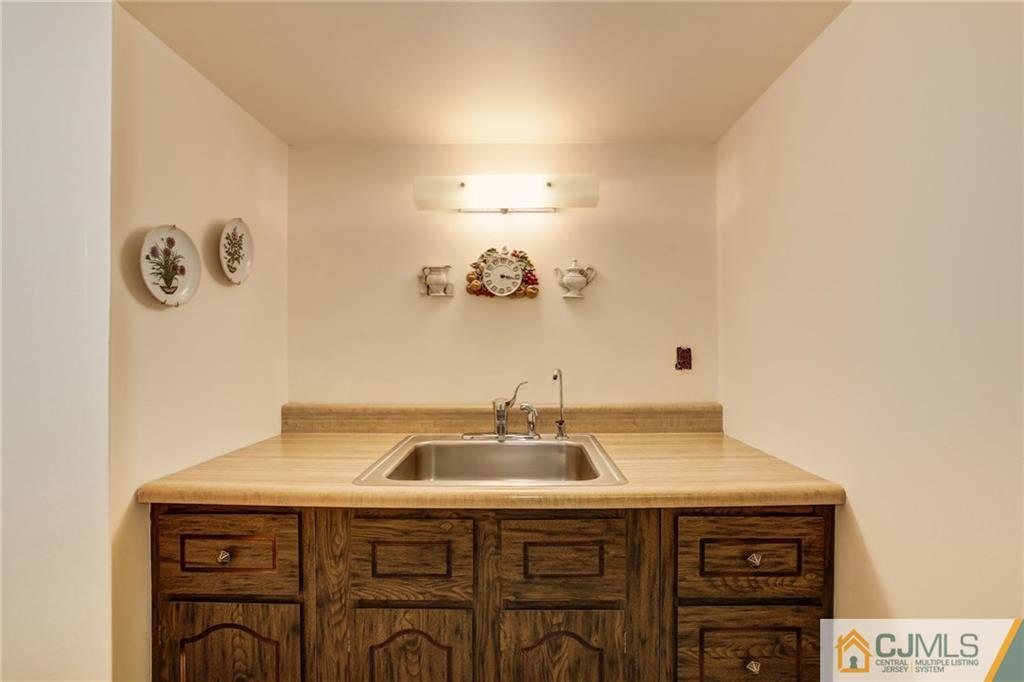 53 Dellwood Road Edison, NJ 08820 - Photo 21 of 23 Gallery Image 21