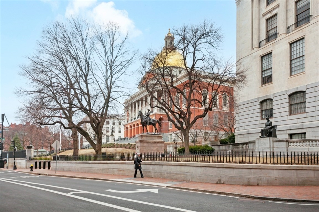 21 Beacon Street, Unit 6F Boston, MA 02108 - Photo 15 of 16 a view of a tall white building