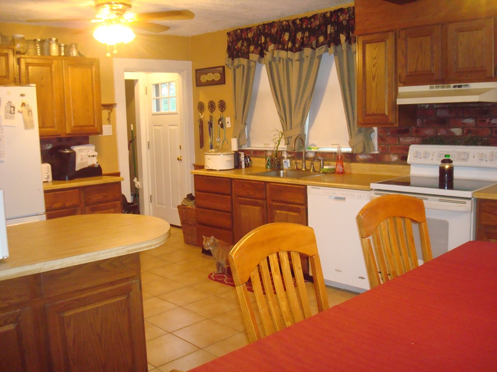 14 Ridge Road Methuen, MA 01844 - Photo 12 of 16 Gallery Image 12