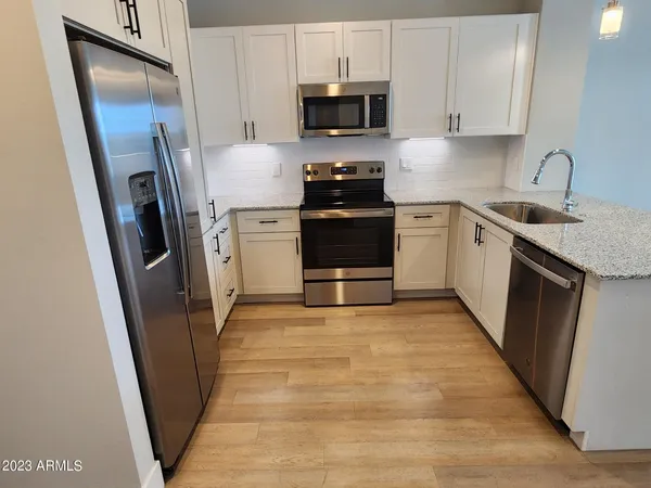 $1,542 | 15510 North La Cometa Avenue, Unit A1, Surprise, AZ 85374