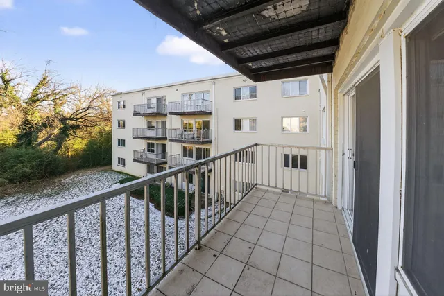 $100,000 | 5601 Parker House Terrace, Unit 319, Hyattsville, MD 20782